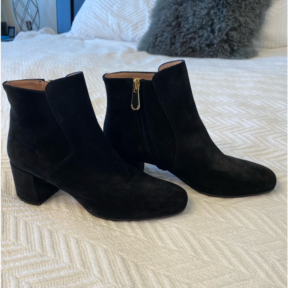 Brand new Roberto Festa genuine suede black ankle mod boots